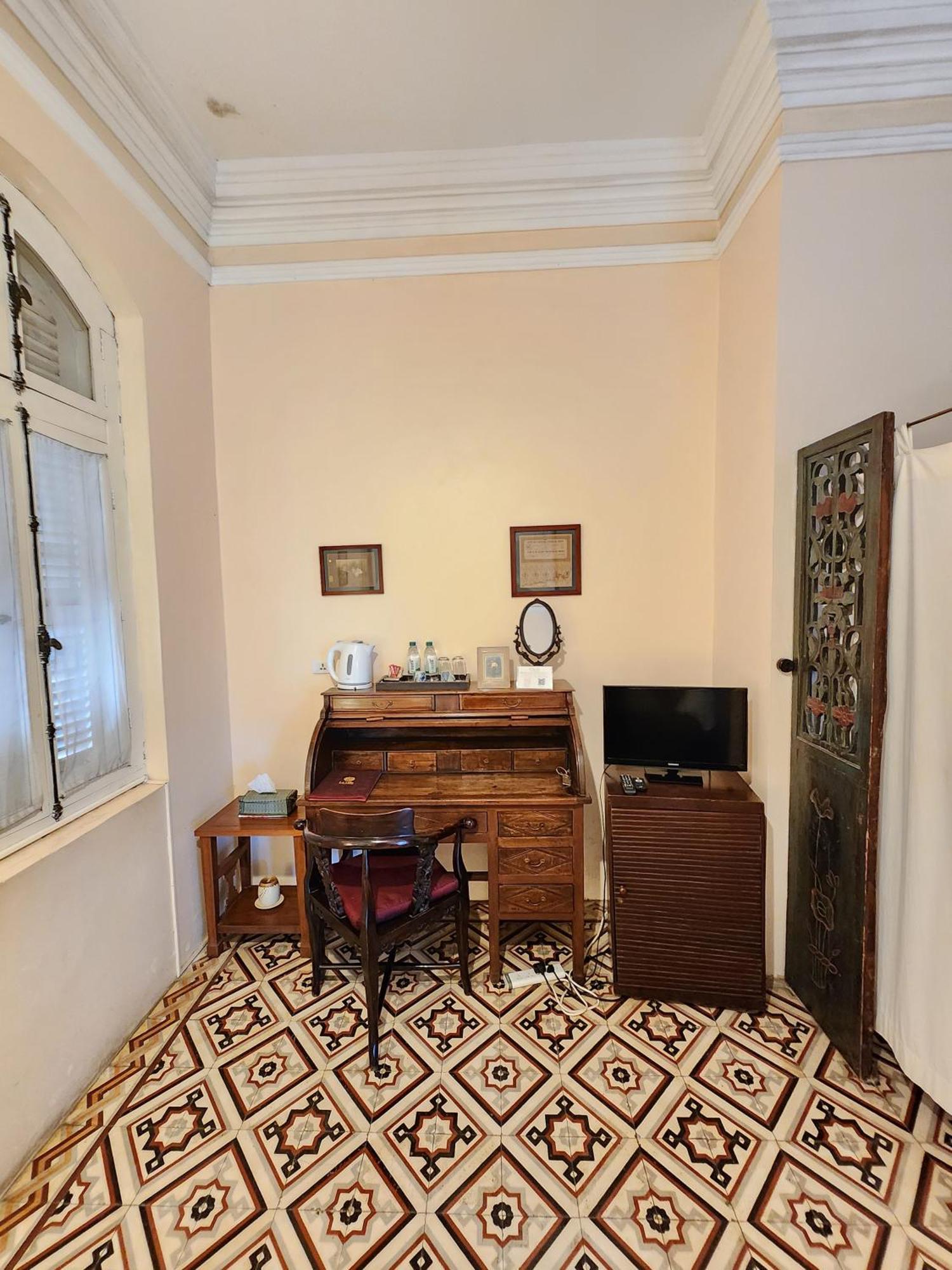 La Hotel Battambang